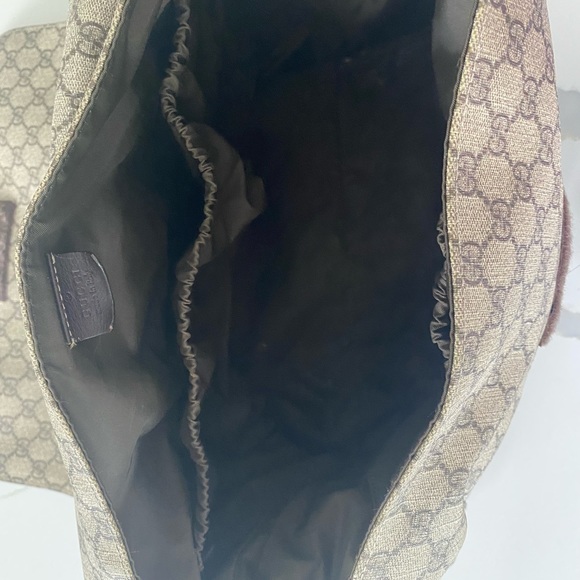 Authentic Gucci Supreme diaper bag. - Picture 5 of 9